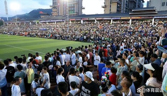 同时他也表示，除了毒液外，他还会尽一切办法让毒液与蜘蛛侠在电影里同框！消息一出便引发全球影迷的热烈讨论，也对索尼蜘蛛侠宇宙充满了期待！作为今年银幕首见扫黑除恶现实题材电影，《扫黑;决战》不但题材首见，更是将扫黑除恶专项斗争中的震撼细节进行真实还原